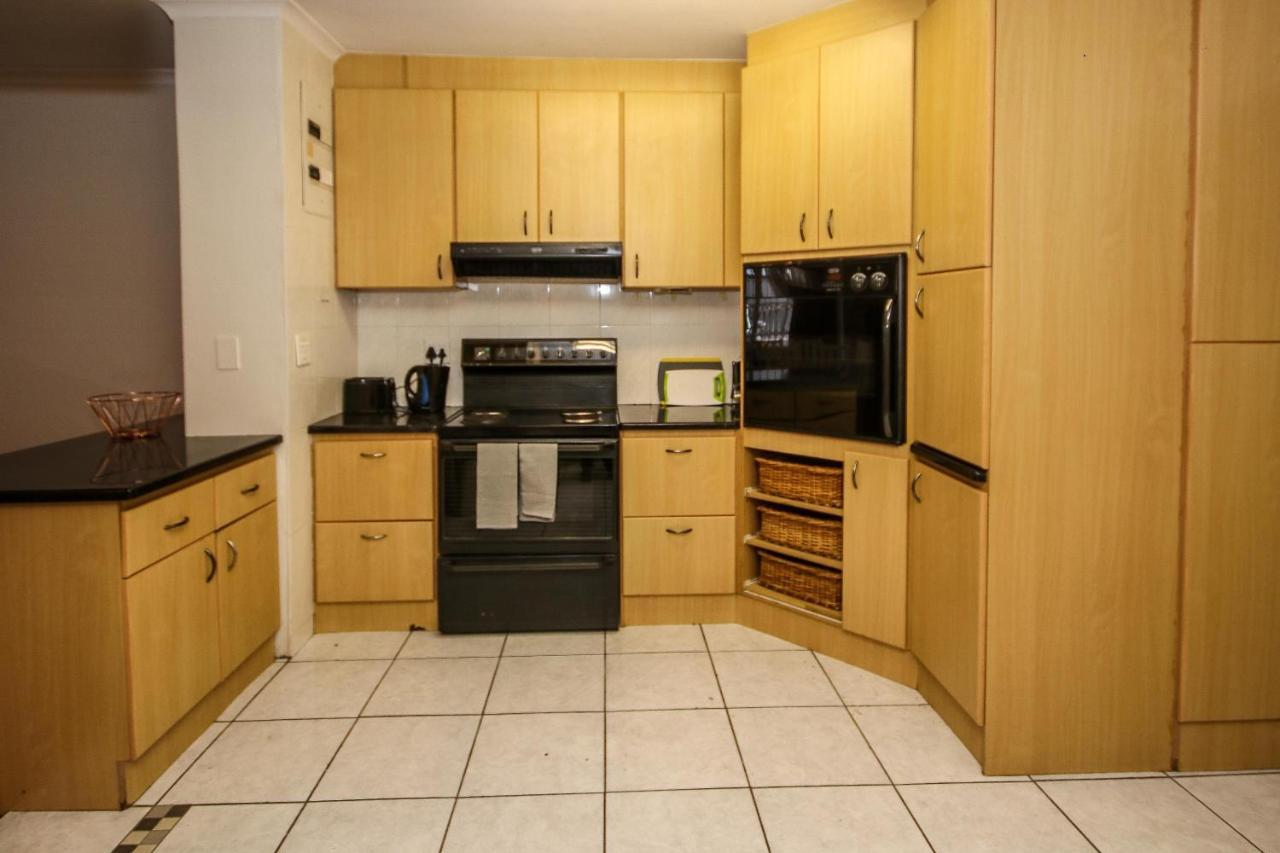 Holiday Home In Sea Point, Fresnaye Kapstaden Exteriör bild